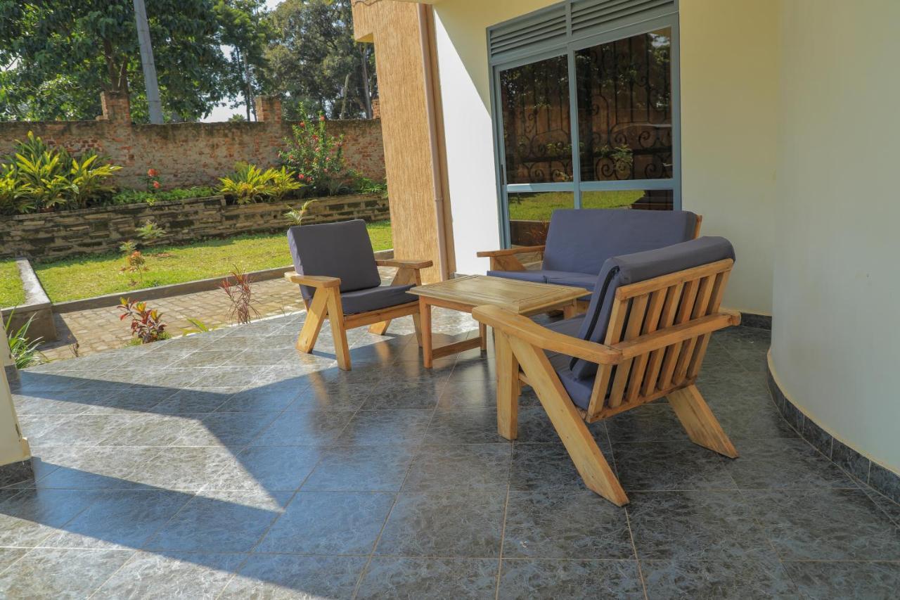 Silver Oaks Hotel Boma Fort Portal Exterior foto