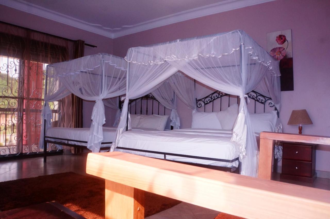 Silver Oaks Hotel Boma Fort Portal Exterior foto